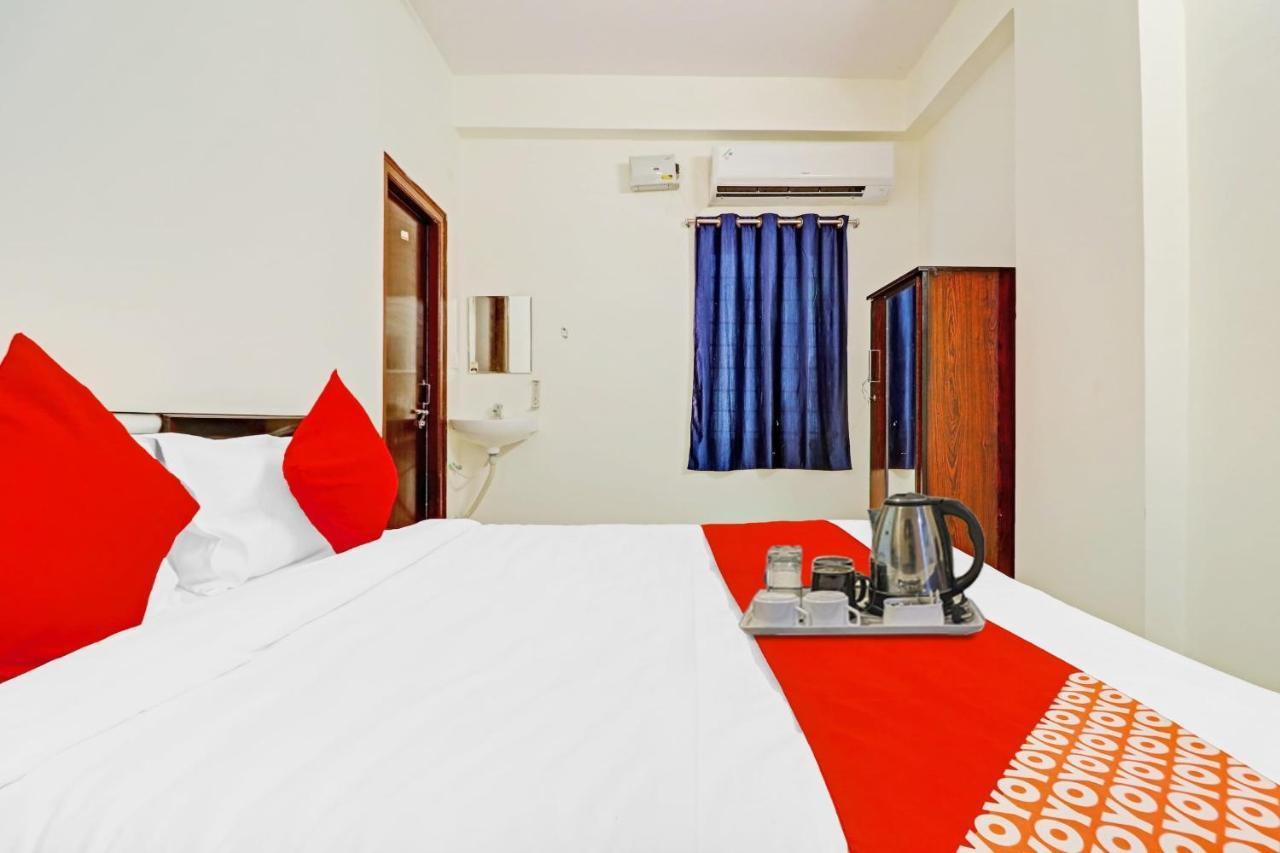 Oyo Happy Stay Hotels Hyderabad Exterior photo