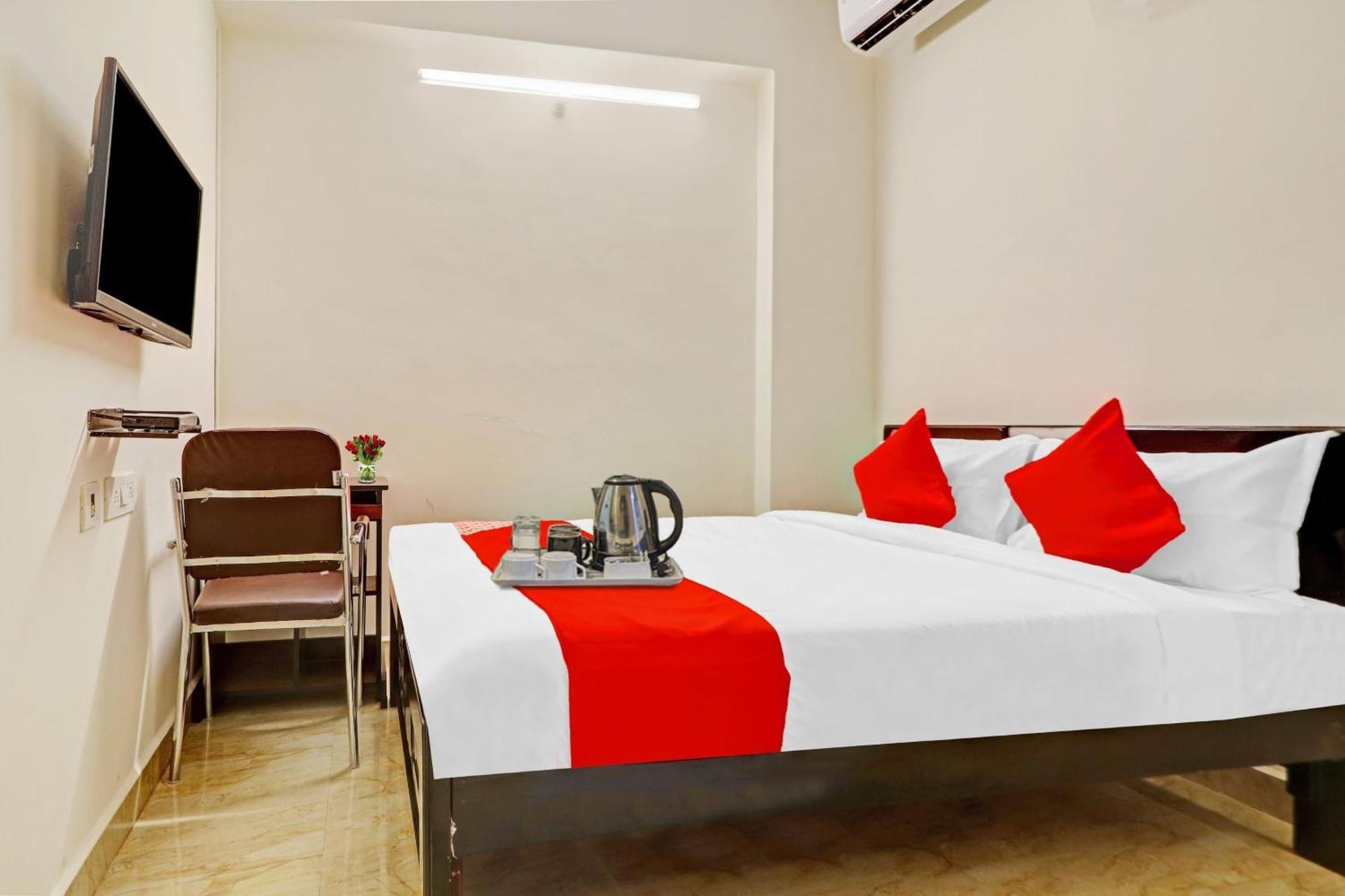 Oyo Happy Stay Hotels Hyderabad Exterior photo